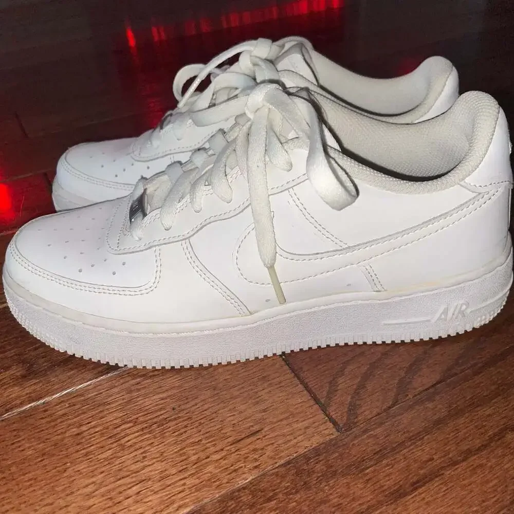 Nike Air Force 1 Triple White Low Boys‎ 6.5Y Streetwear Sneakers